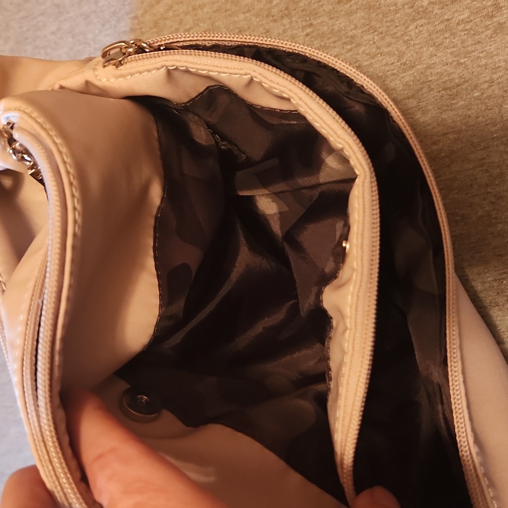 MAXX New York Cream Shoulder Bag - Picture 5 of 14